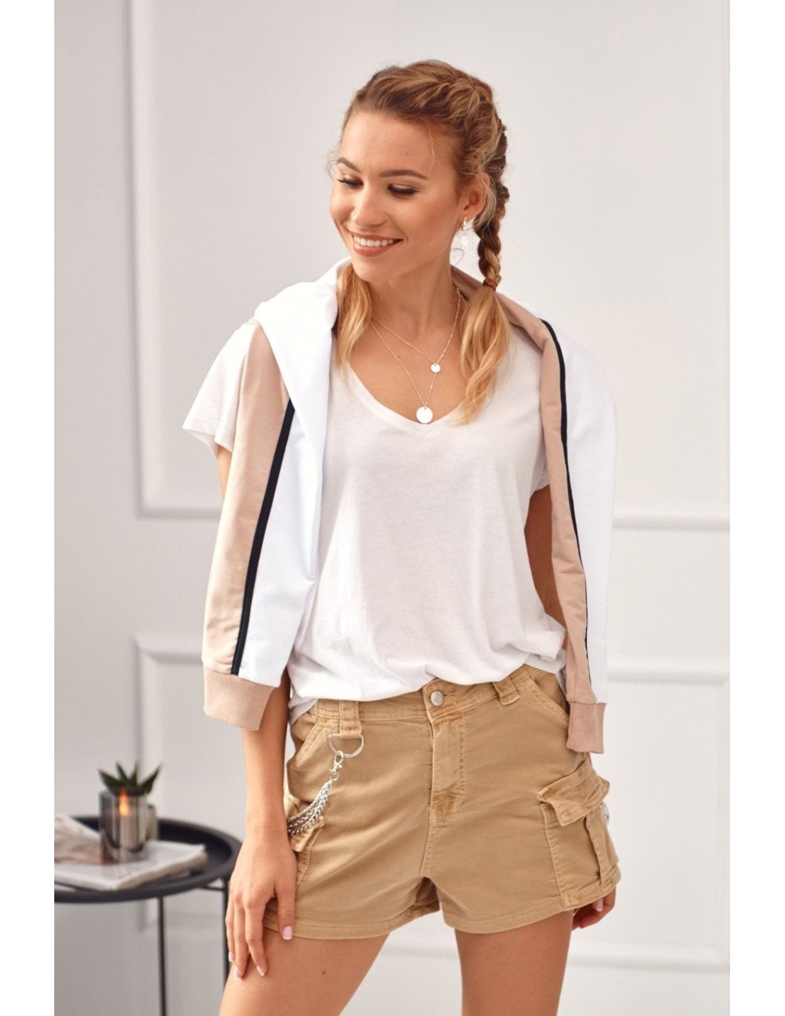 Pantaloni scurti dama cu buzunare laterale, culoare camel 02900 - Magazin online - Boutique